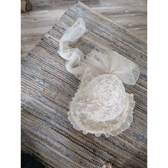 Vtg White Wedding Derby Hat Lace Beaded Veil Flower Applique Coquette Royalcore main image 16